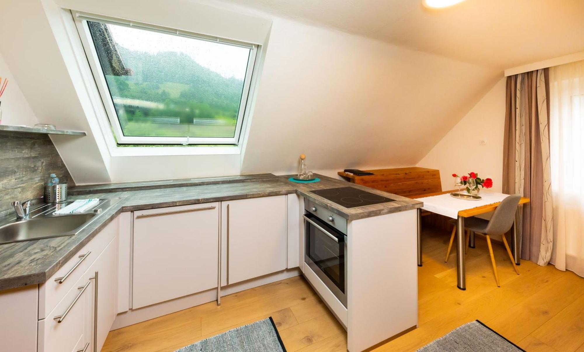 Apartmenthaus Pastner Am Teich Uebelbach ภายนอก รูปภาพ