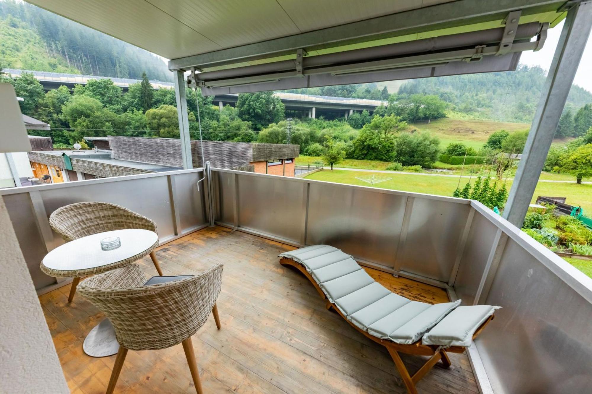 Apartmenthaus Pastner Am Teich Uebelbach ภายนอก รูปภาพ
