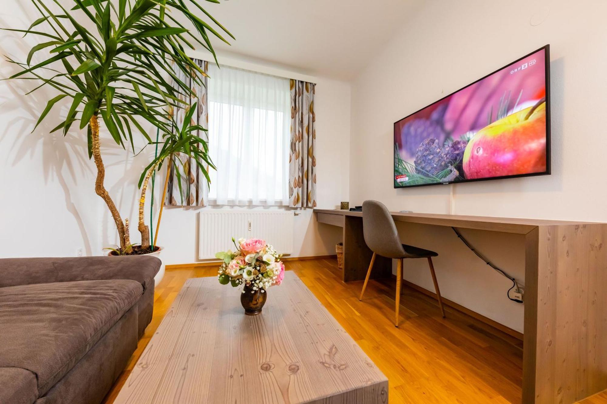 Apartmenthaus Pastner Am Teich Uebelbach ภายนอก รูปภาพ