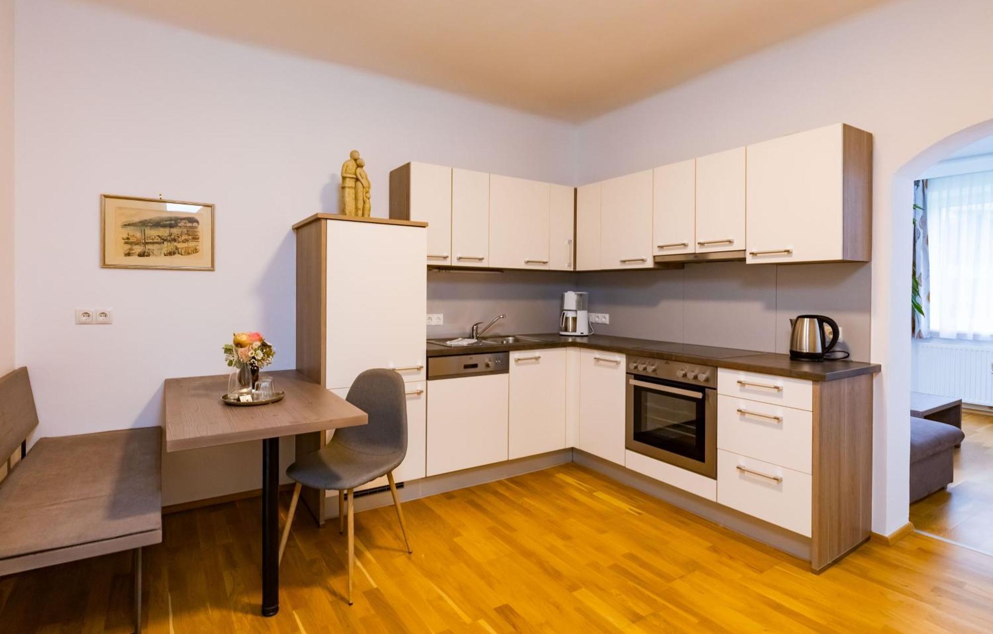 Apartmenthaus Pastner Am Teich Uebelbach ภายนอก รูปภาพ