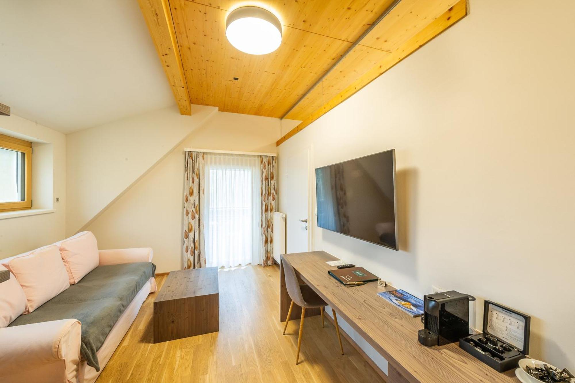 Apartmenthaus Pastner Am Teich Uebelbach ภายนอก รูปภาพ