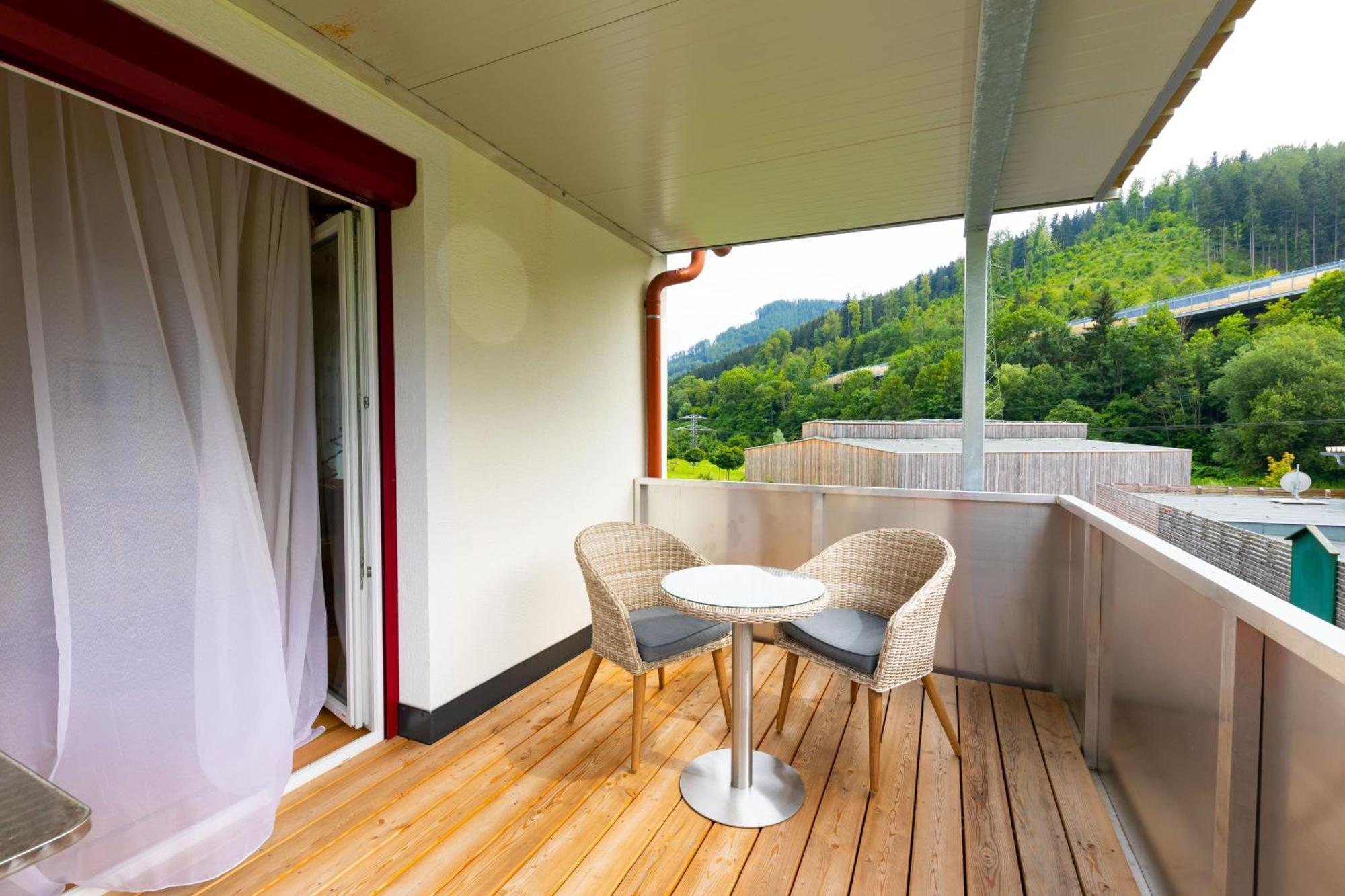 Apartmenthaus Pastner Am Teich Uebelbach ภายนอก รูปภาพ